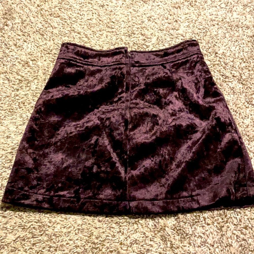 Velvet skirt with zipper